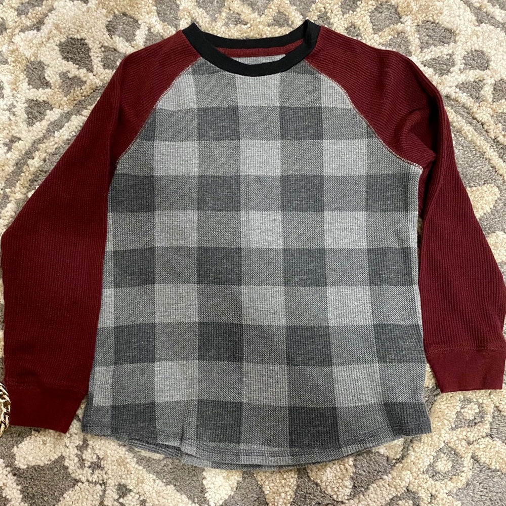 Boys size Small (6-7) Long Sleeve Thermal Tee